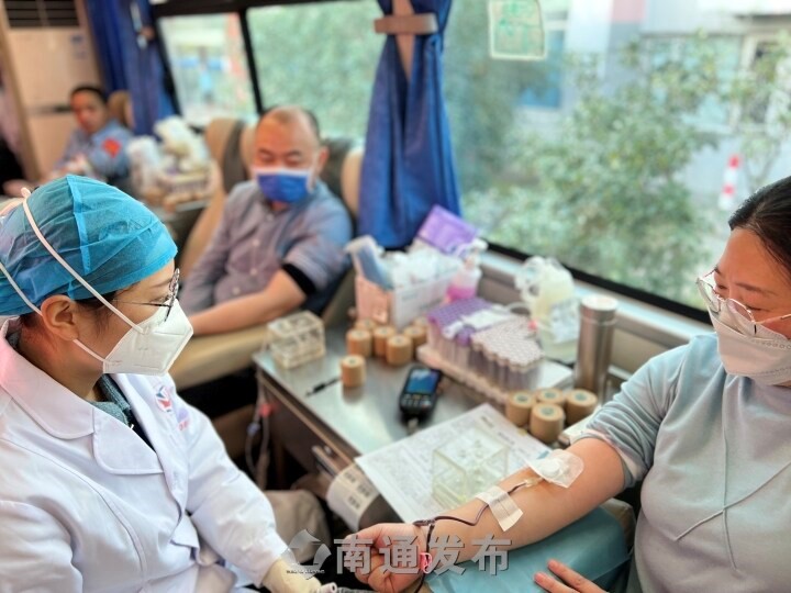 【周口颁布】共计献血3万多毫升！缓解血液库存压力，龙八 long8组织职工爱心献血